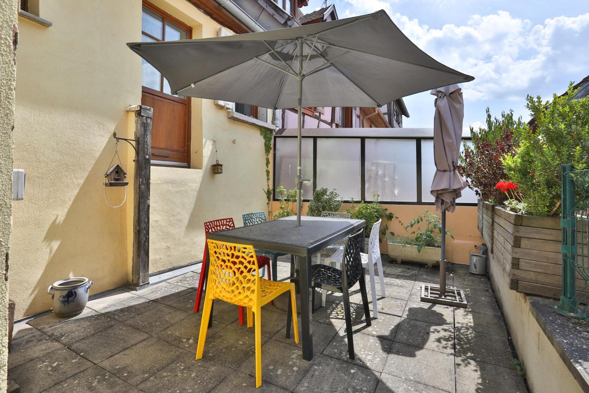 La Legende Des 2 Pierres Apartment Eguisheim Exterior photo