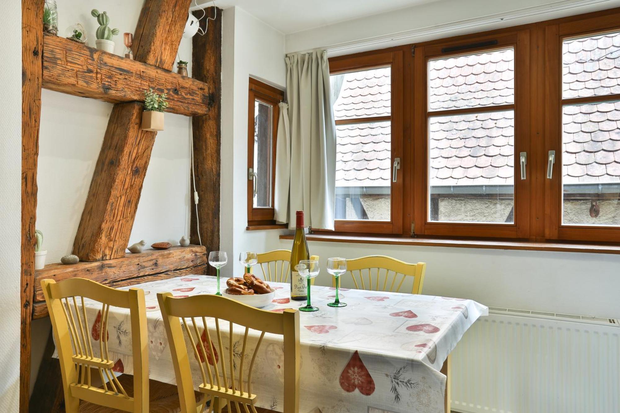 La Legende Des 2 Pierres Apartment Eguisheim Exterior photo